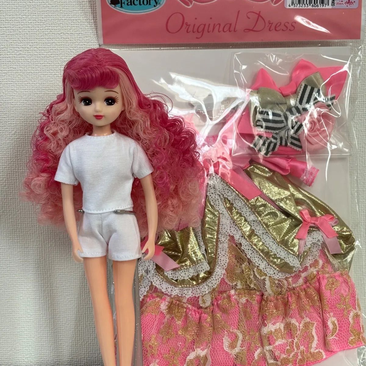 30 th シンボルリカちゃん リトルファクトリー リカちゃんキャッスル シンボルドレスDX ドレスセット