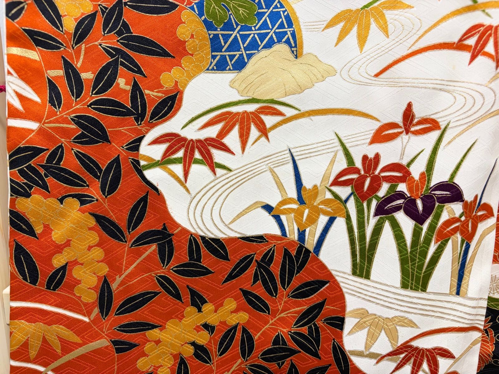C ◇着物くつろぎ 振袖襦袢セット 花々模様 金駒刺繍 金彩 オレンジ