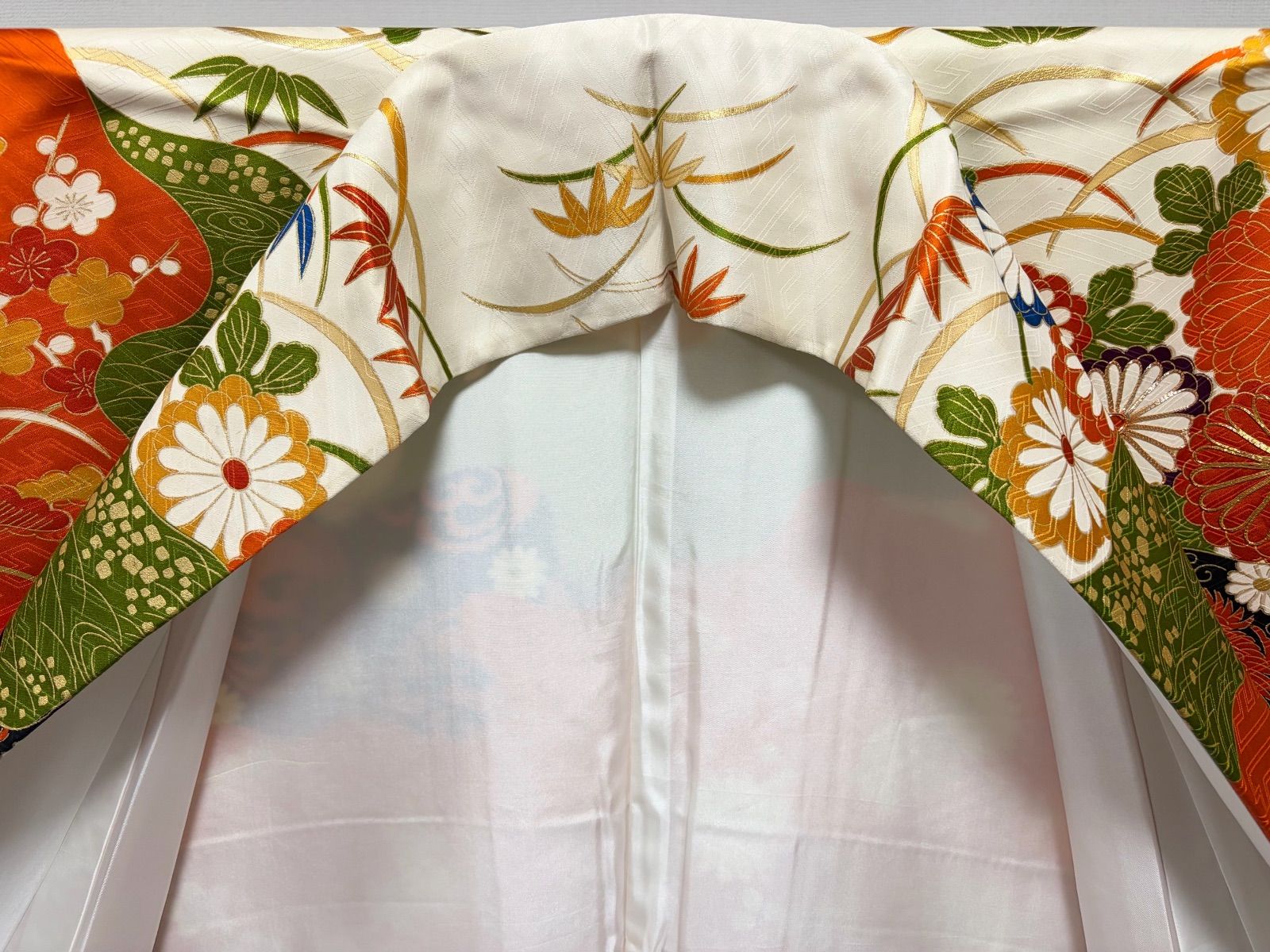 C ◇着物くつろぎ 振袖襦袢セット 花々模様 金駒刺繍 金彩 オレンジ