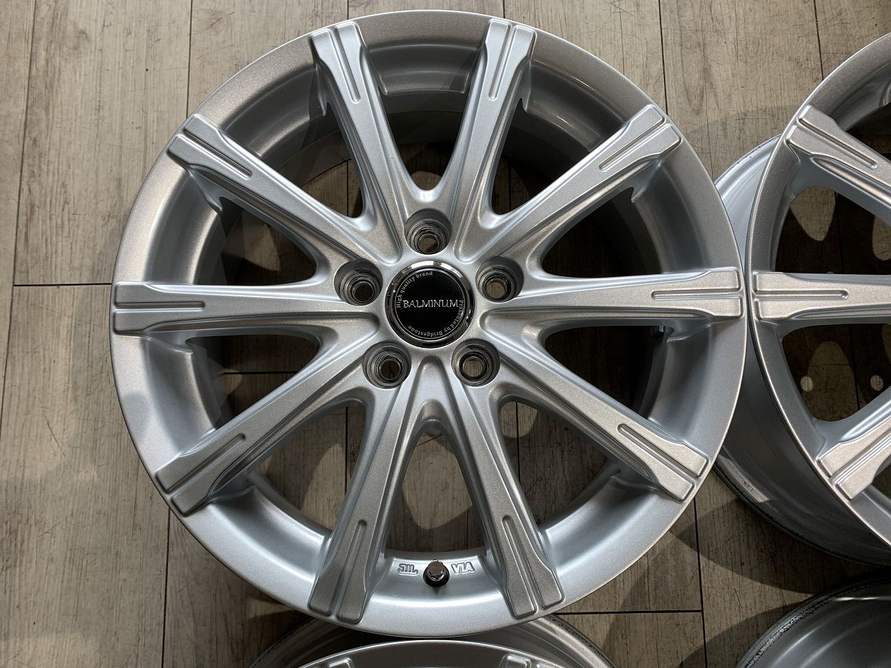 2510055 15インチ 6 J 43 PCD 100 5 H プリウス ウィッシュ 86 BRZ カローラ アリオン インプレッサ シエンタ 等