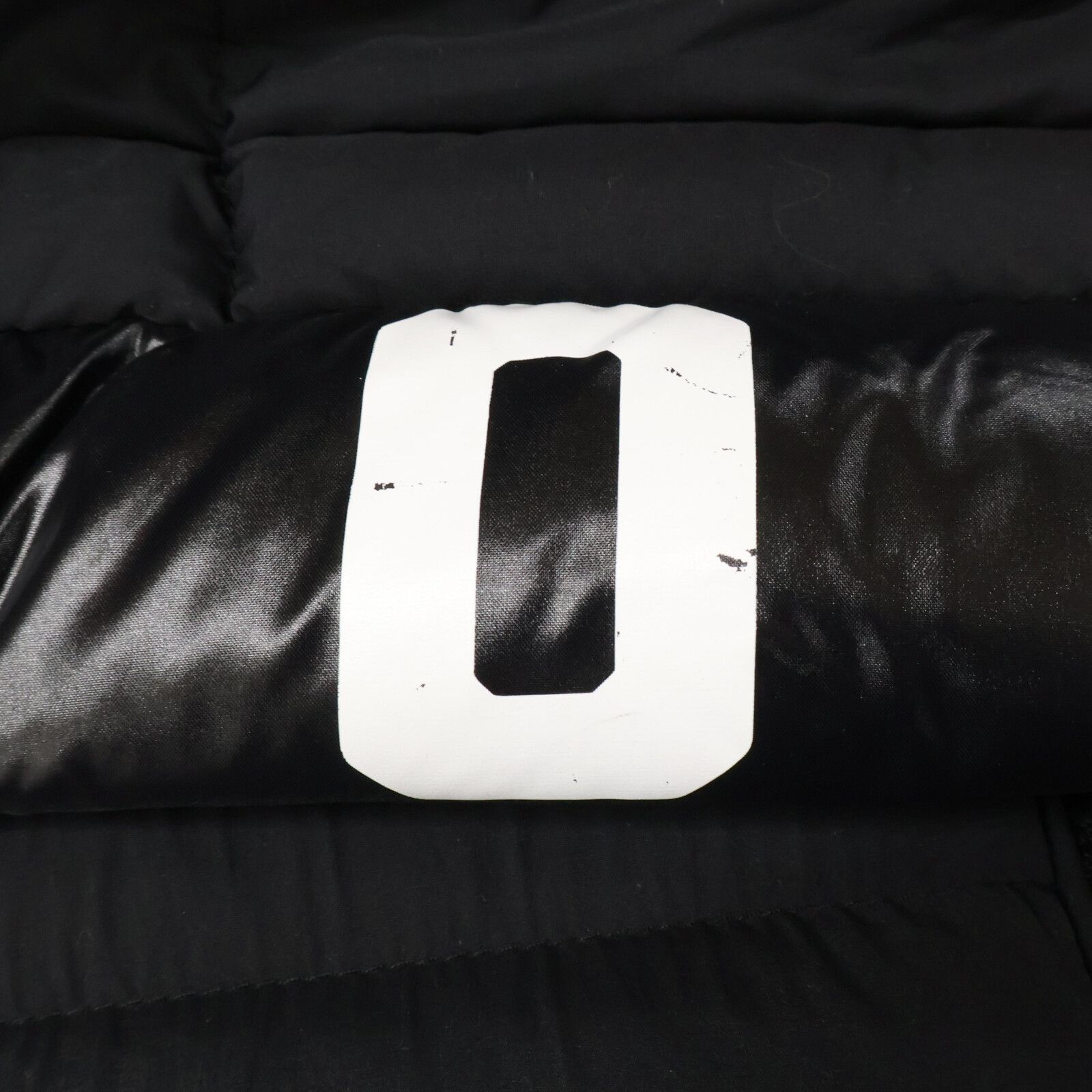 DUBOIS ロゴプリントダウンジャケット