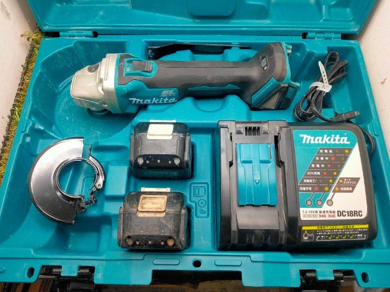 マキタ GA404DRGXN 18V 100mm充電式ディスクグラインダ マキタ純正バッテリ BL1830B 2個 充電器 ケース付 動作 済み