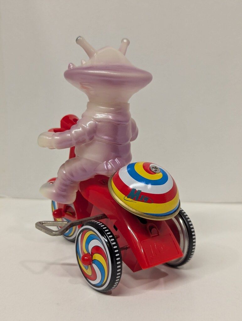 M1号 三輪車 カネゴン 蓄光パープル/フィギュア ウルトラQ マルサン