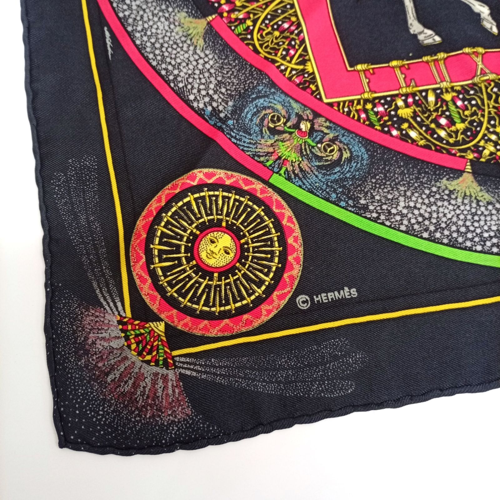 HERMES エルメス スカーフ カレ45 プチカレ FEUX 技巧の炎 技巧の火 シルク100％ タグ無し JA-2