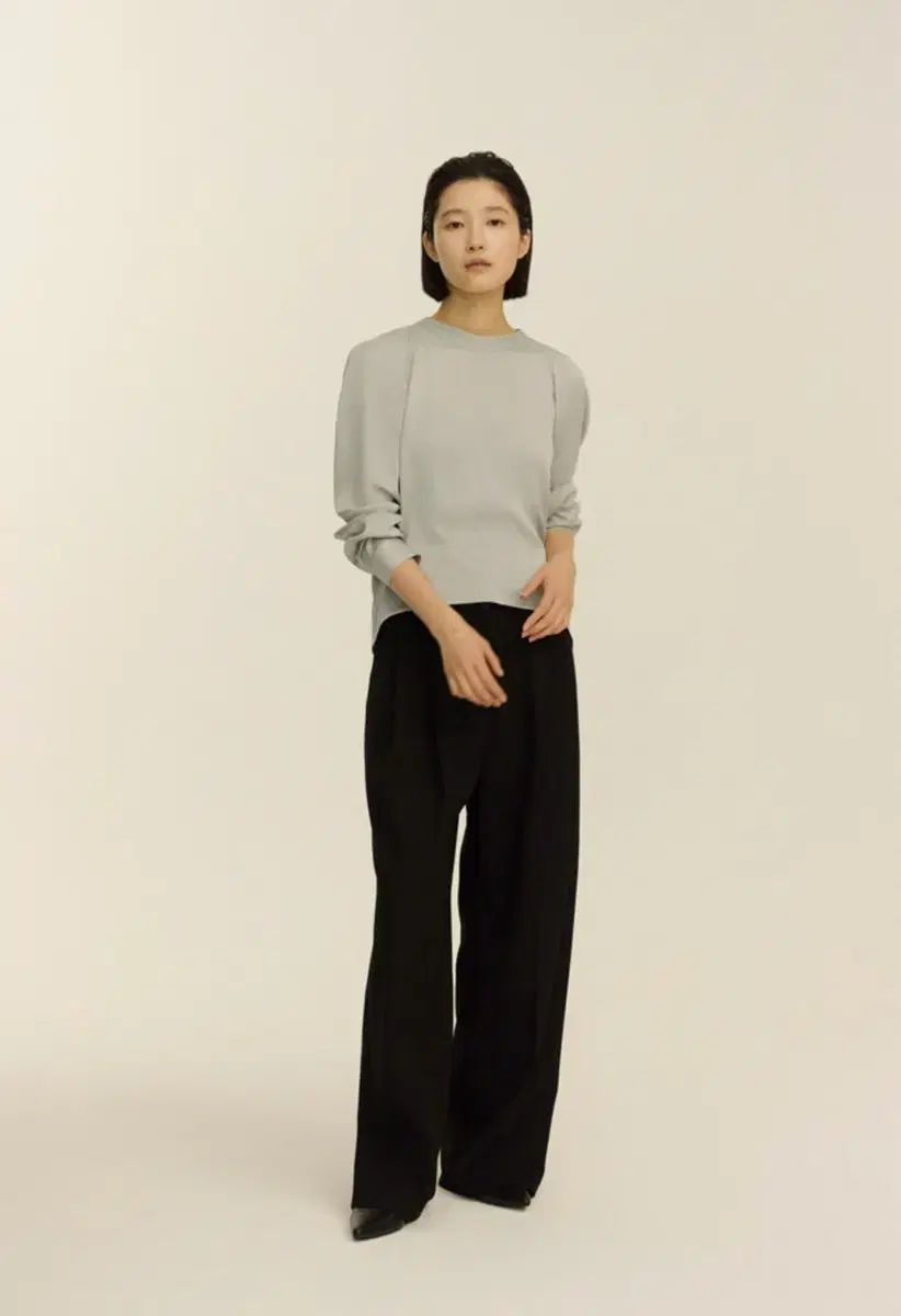 人気アイテム安い通販。 グロッシー カーブ ブラウス スカイ 地道な