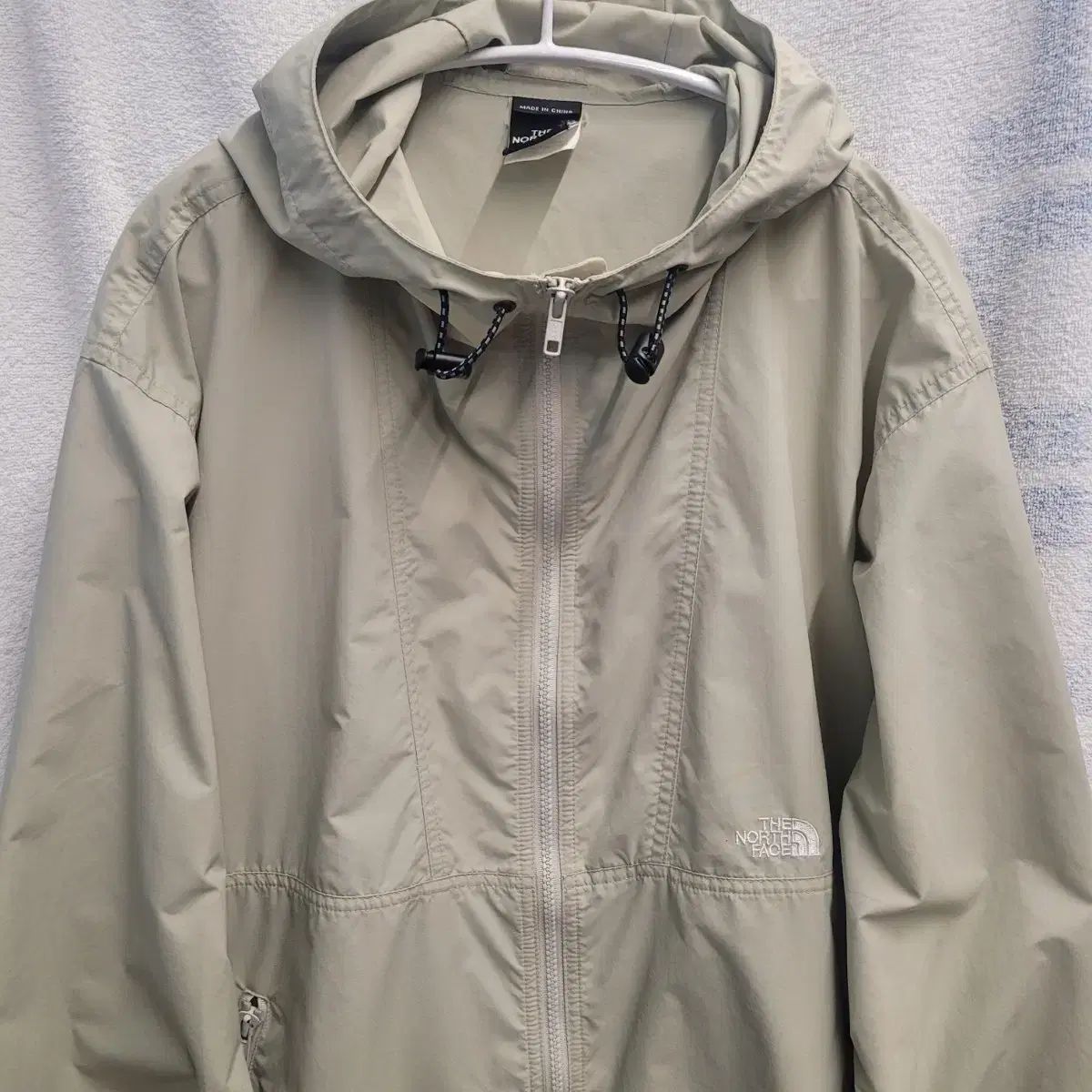 THE NORTH FACE ザノースフェイス ベージュ色 フード ウィンドブレーカー