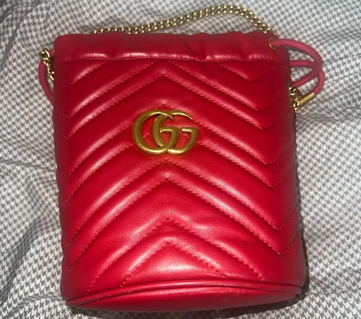 グッチ GG マーモント ミニ バッグ バケットバッグ レッド 赤 ゴールド チェーン