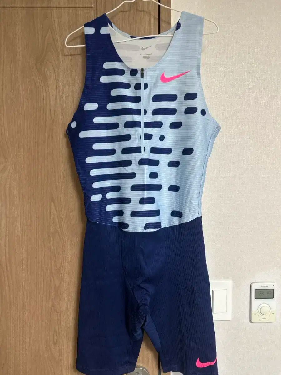 ナイキ エアロスイフト 陸上 全身 スーツ