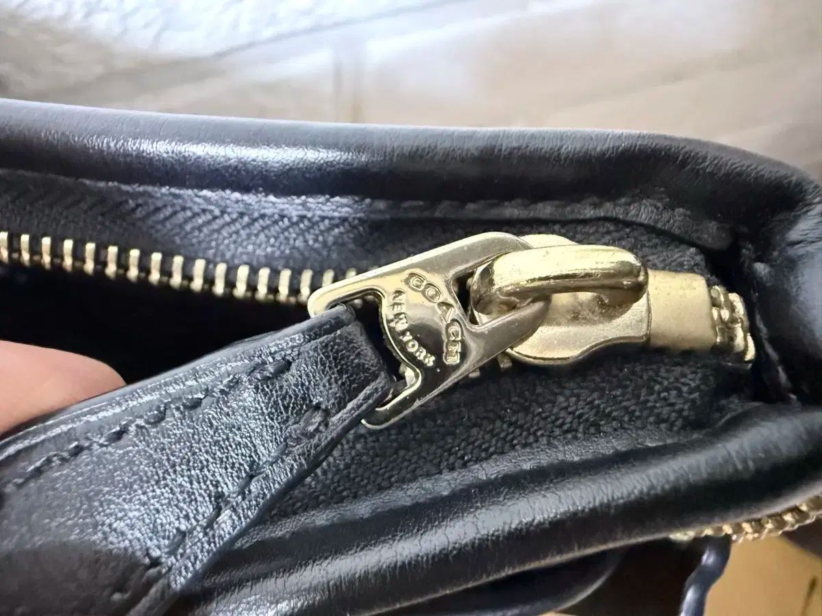 クロスショルダーバッグ