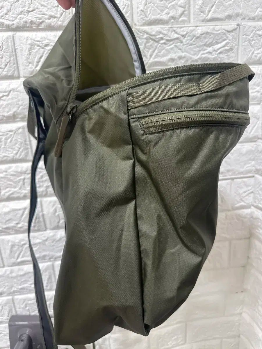 アークテリクス ヒリアド 15 バックパック オリーブ