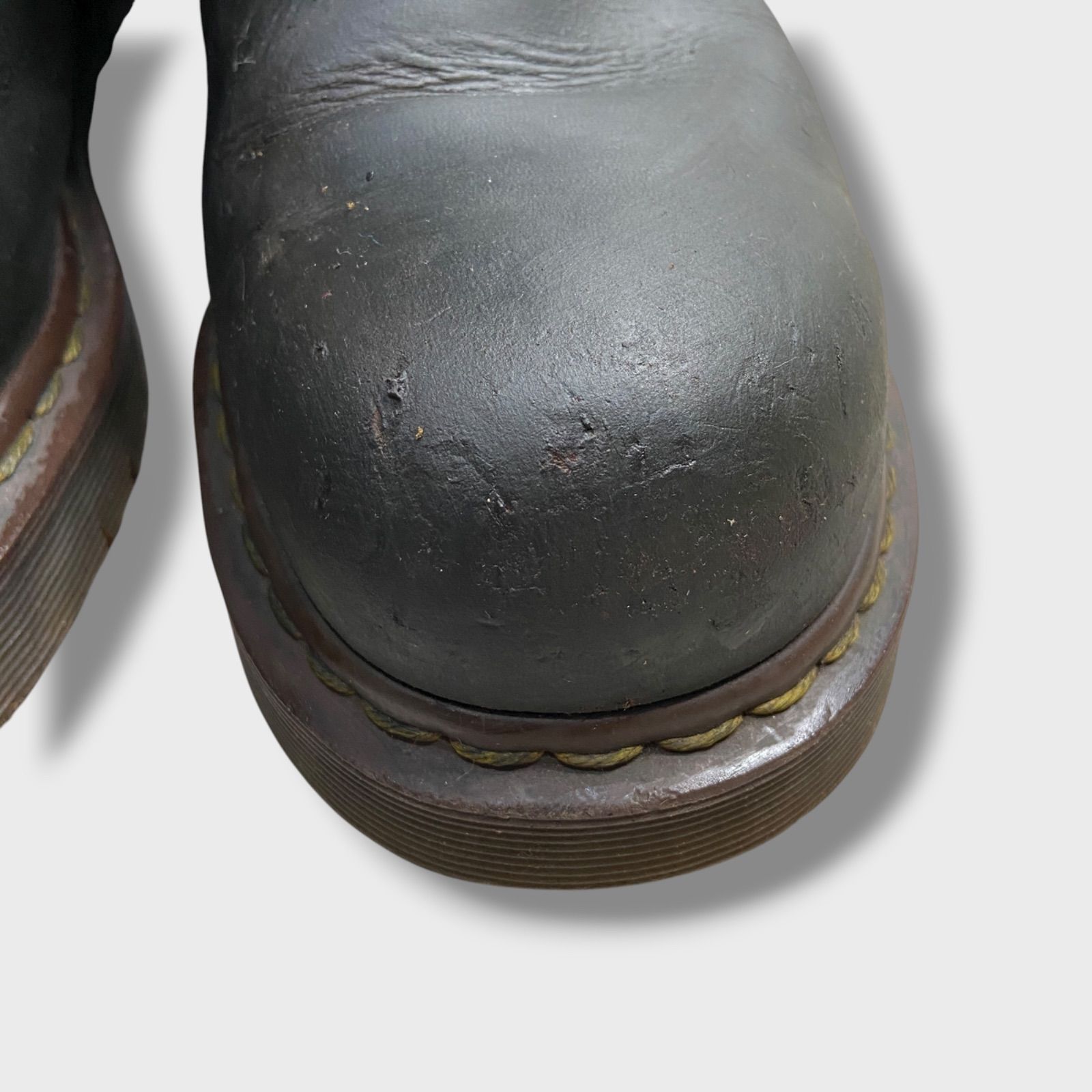 ダークブラウン