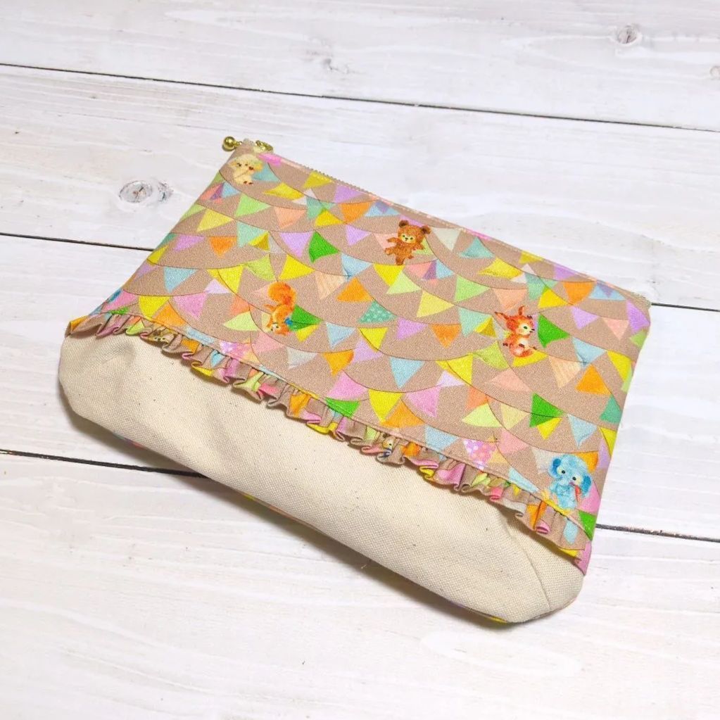 かじゅかじゅのママ様専用 L字型ファスナーポーチ 刺繍