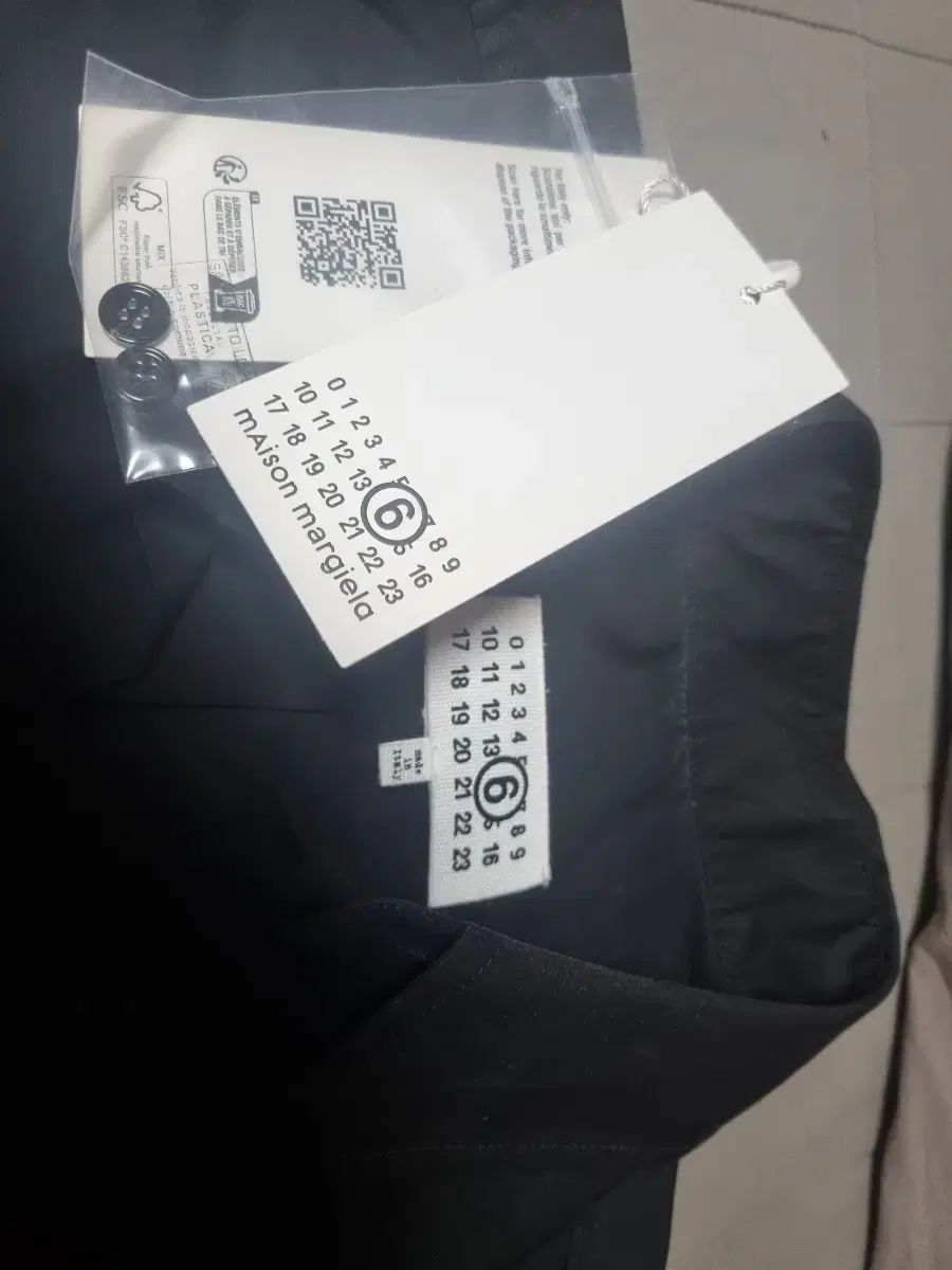 MM6 Maison Margiela エムエムシックス メゾン マルジェラ ナンバー ロゴ シャツ ブラック 38