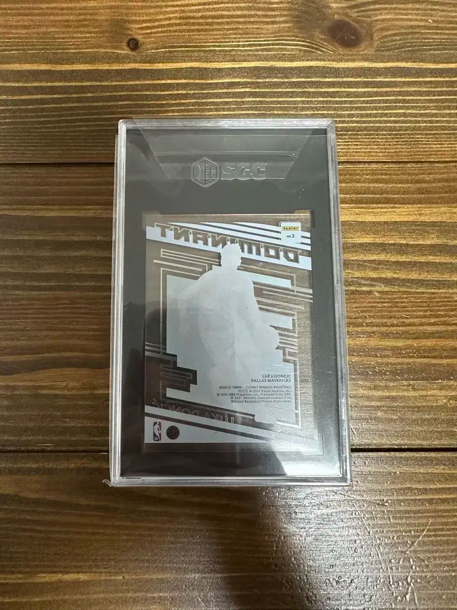 ギフト 2020-21 Panini Clear League Donruss Luka Doncic Dominant SGC9.5
