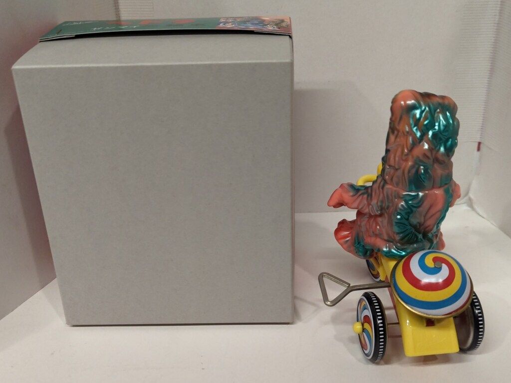 M1号 ブルマァクゼンマイ三輪車 ヘドラ三輪車 ハワイ版(ピンク成型/黄