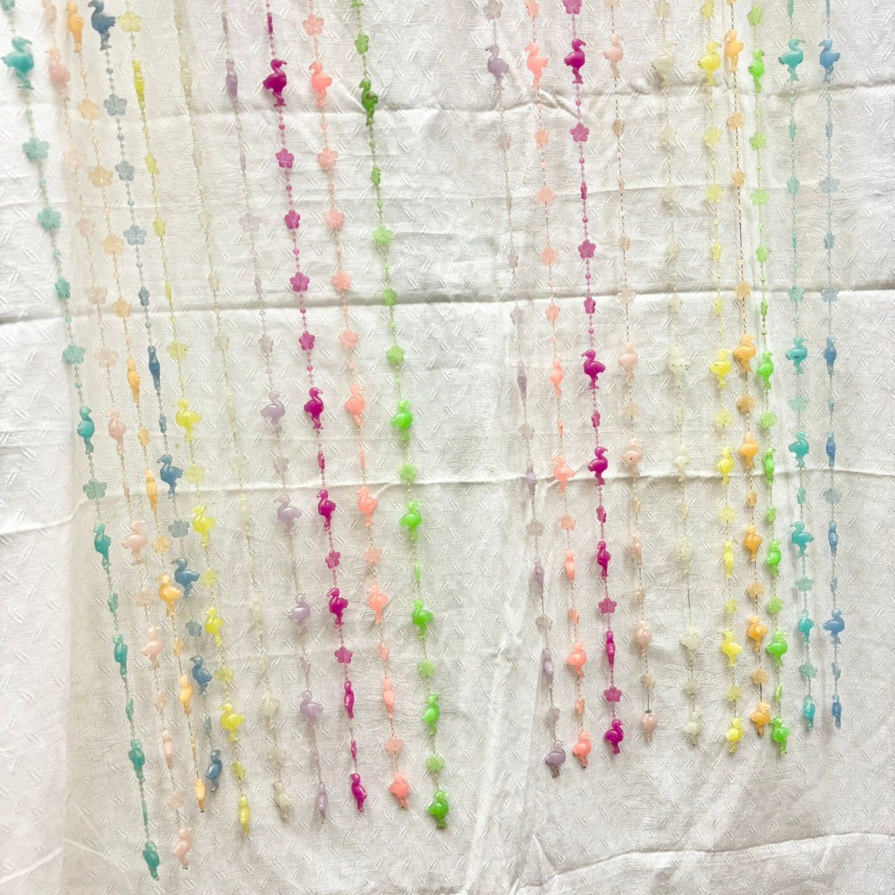 236 昭和レトロ ポップ ビーズのれん フラミンゴ柄 カラフル 間仕切り