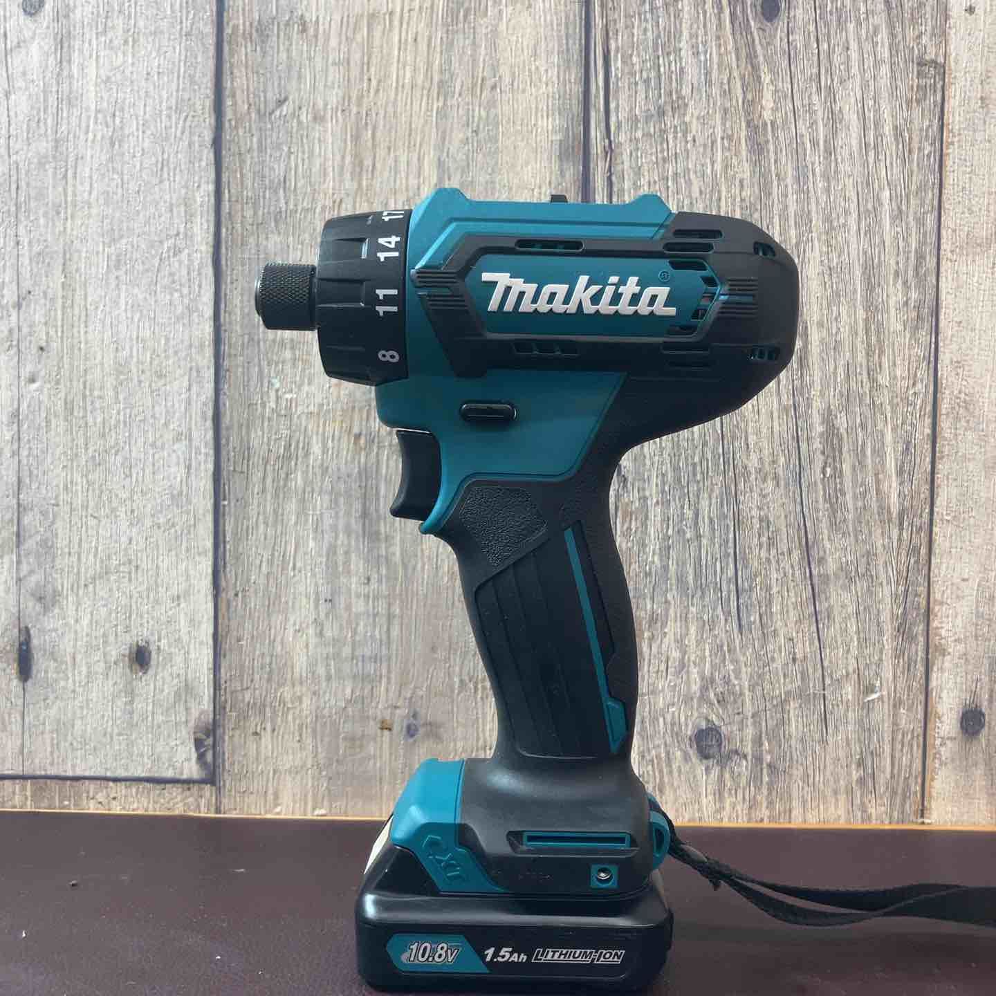 品 マキタ makita コードレスドリルドライバー DF033DZ バッテリー1個 充電器付 東大和店