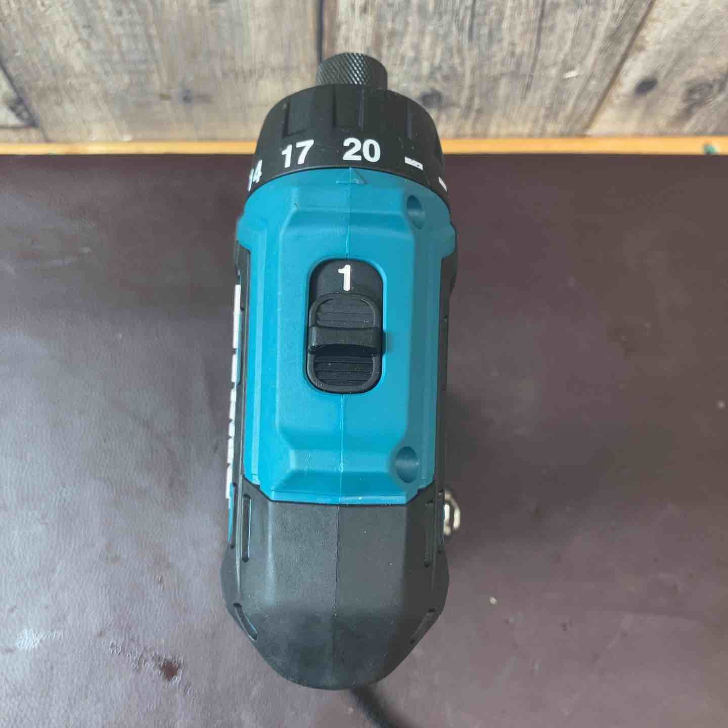 コードレスドリルドライバー