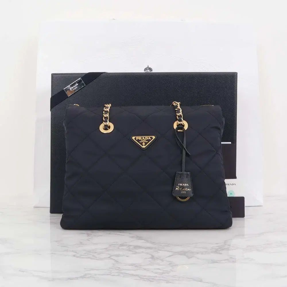プラダ リーエディション 1995 チェーン ミディアム トートバッグ 1BG529 ネイビー