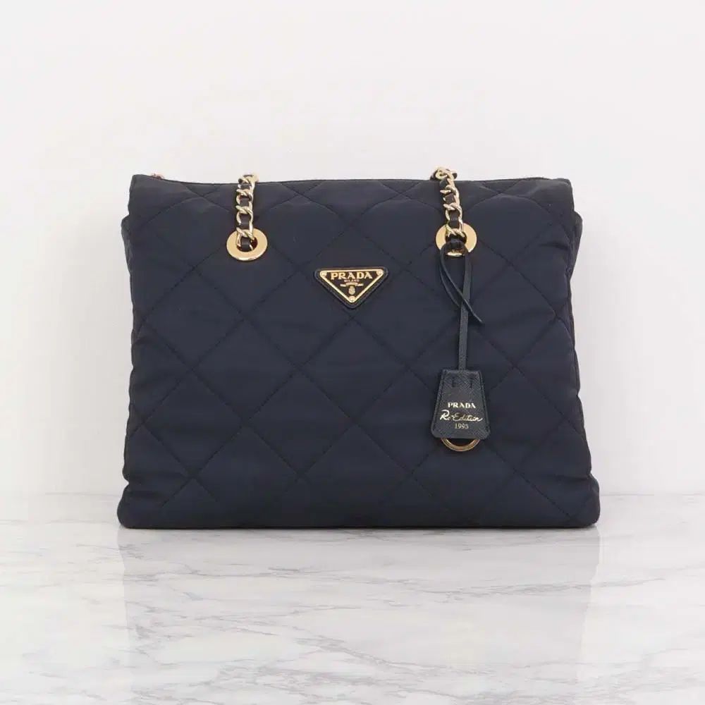 プラダ リーエディション 1995 チェーン ミディアム トートバッグ 1BG529 ネイビー