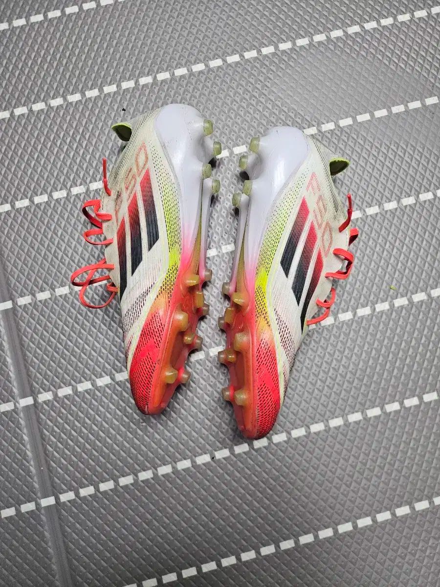 アディダス f 50 エリート ag 285 サッカーシューズ