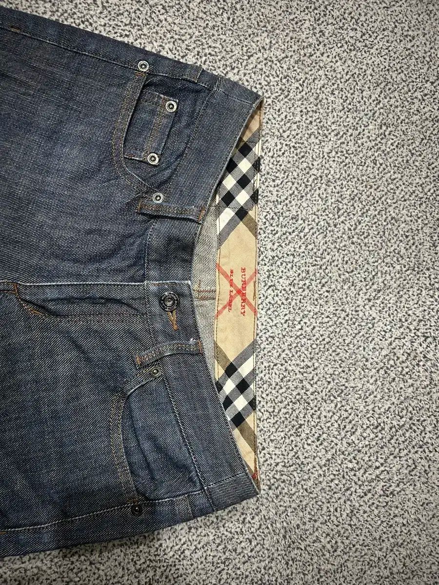 バーバリー ブルーレーベル レディース デニム ズボン