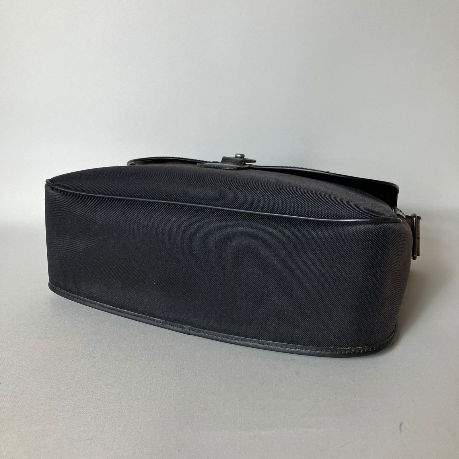 2510-112｜ハンティングワールド ショルダーバッグ レザー ブラック  