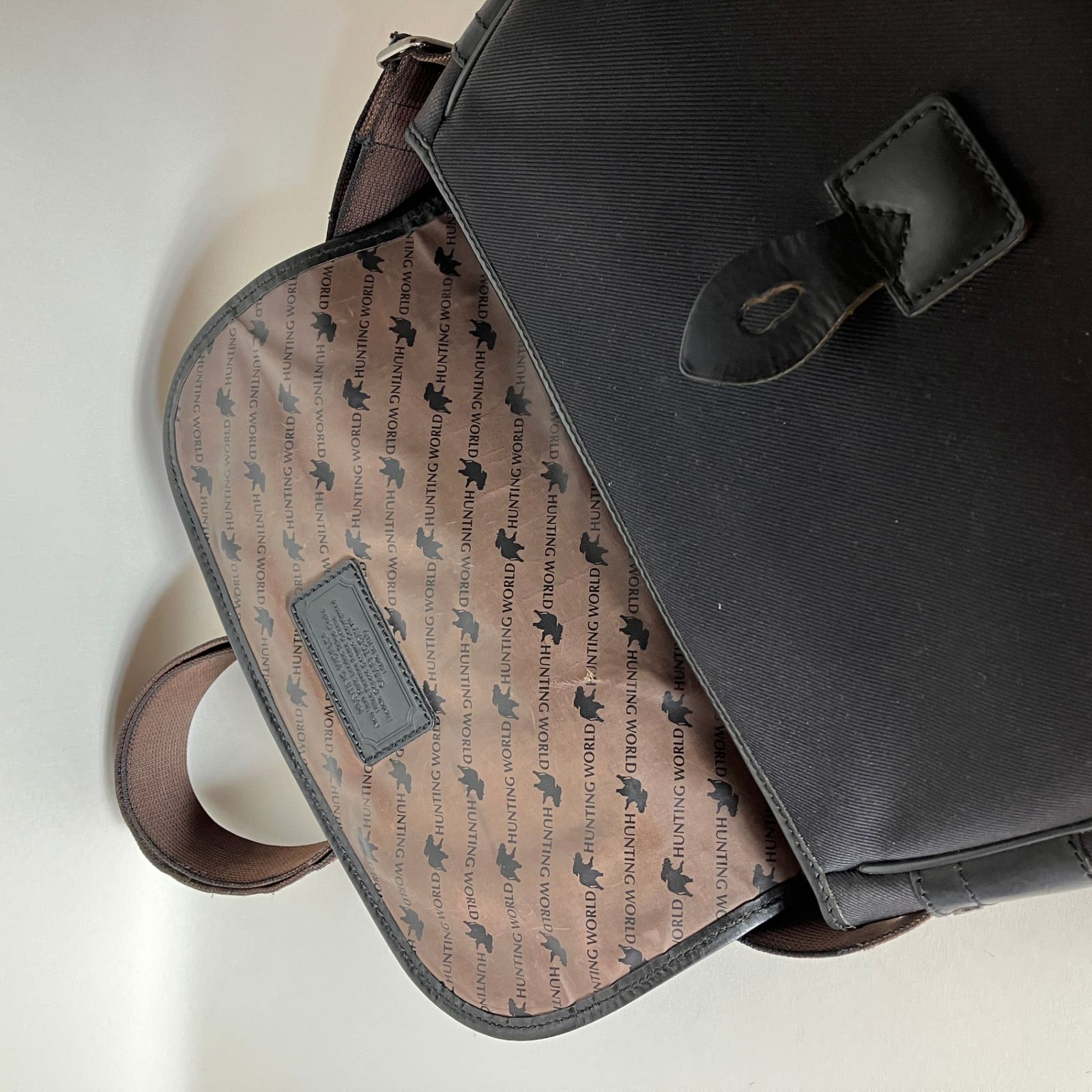 2510-112｜ハンティングワールド ショルダーバッグ レザー ブラック  