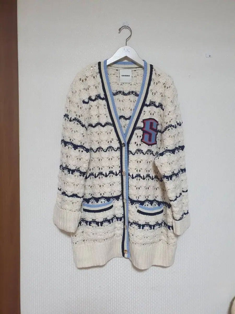 サンドロ エンブロイダリー カーディガン アイボリー