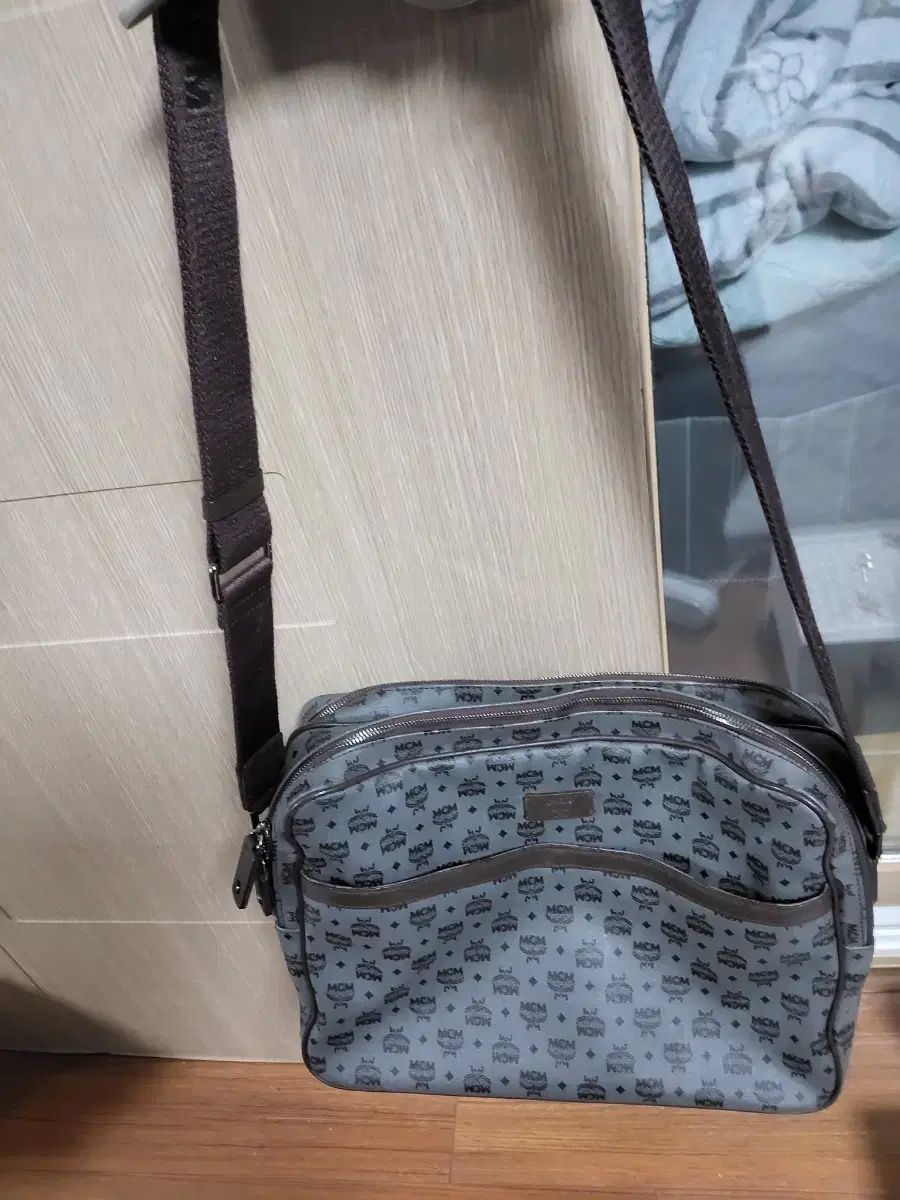 MCM ロゴ パータン クロスバック