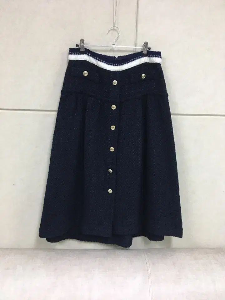 マージュ ネイビー ツイード ゴールドボタン スカート ミディ丈