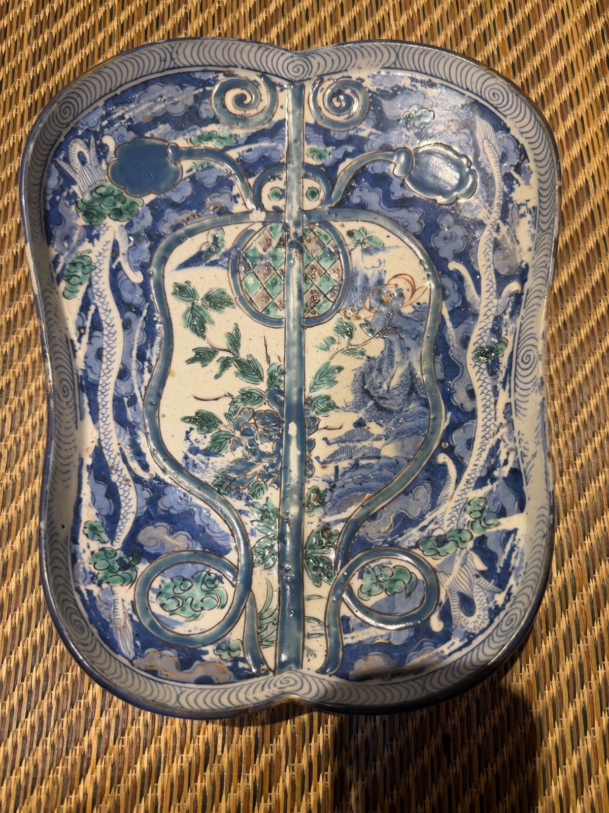 江戸時代後期 古伊万里染錦軍配形雲竜図皿 古美術 古伊万里 変わり皿