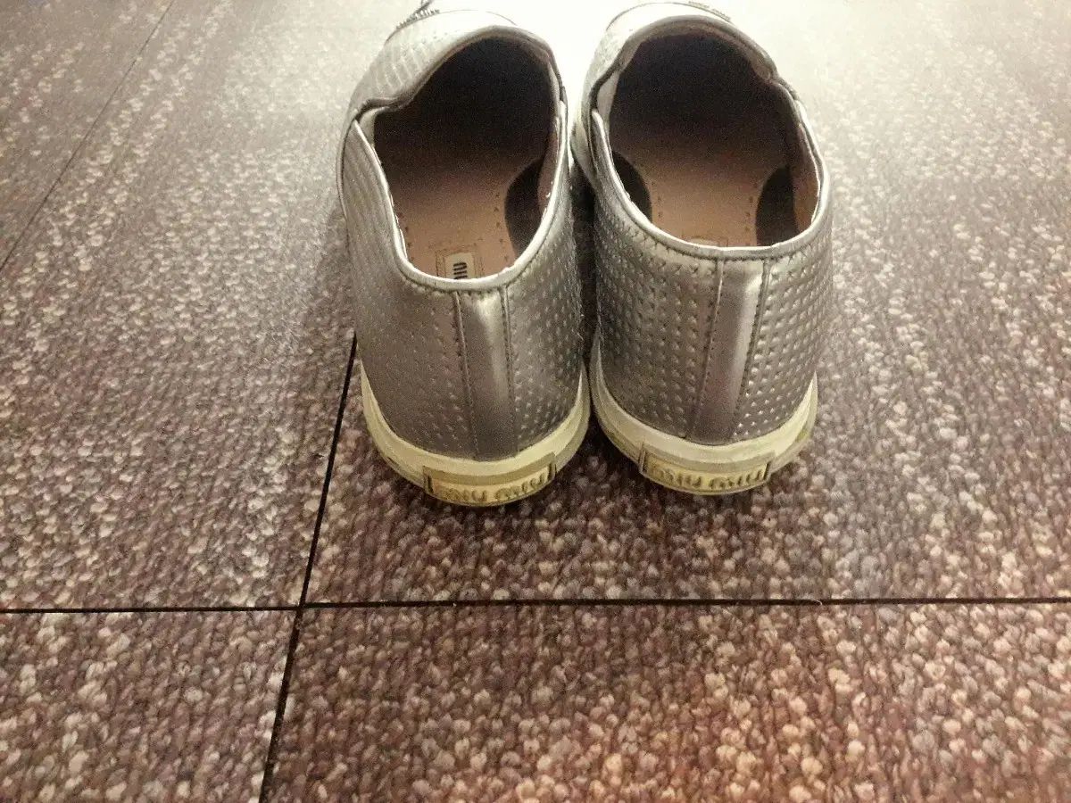 MIU ミュウミュウ スニーカー 37 235 240 ブランド靴 ローファー