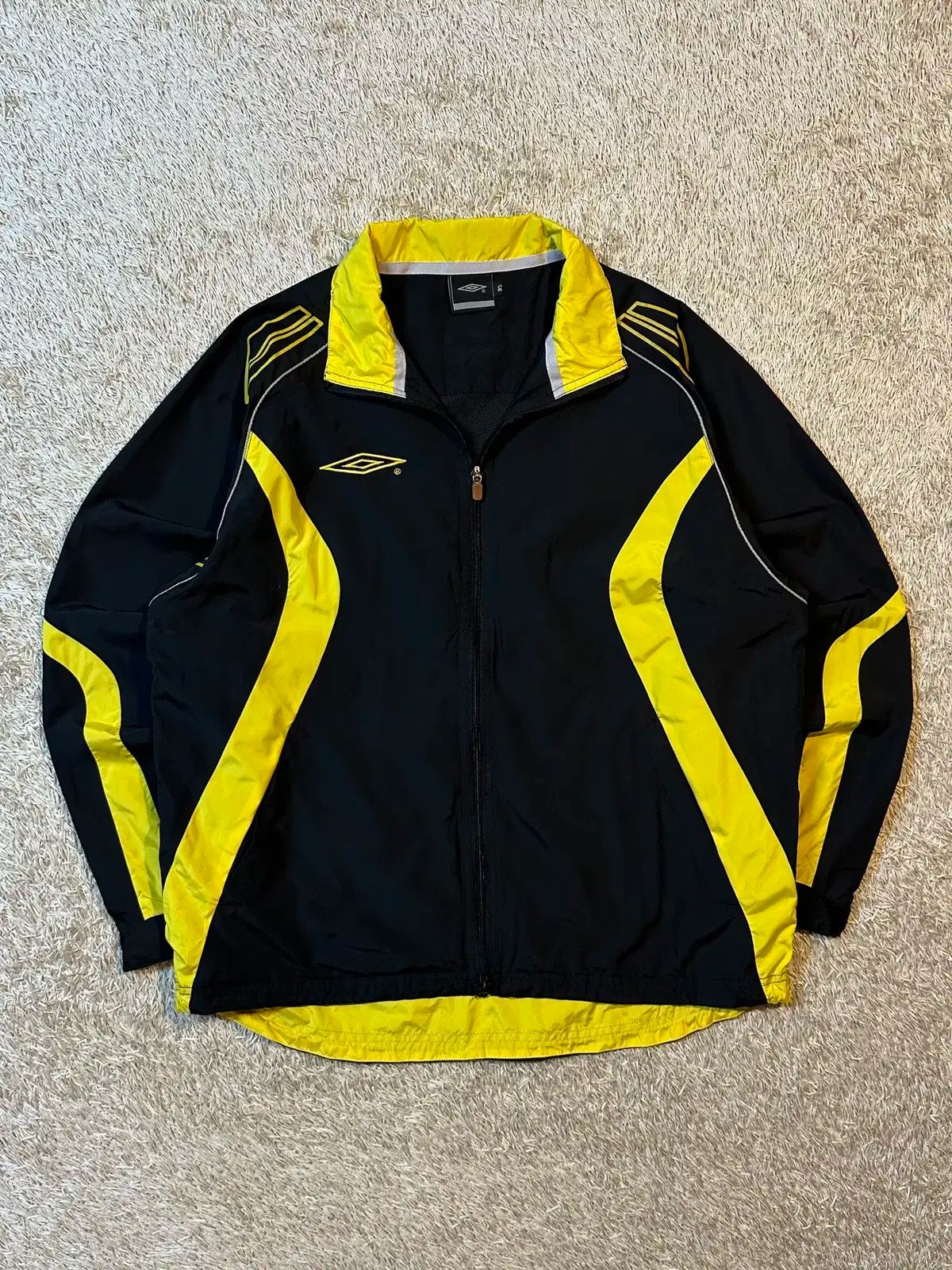 M アンブロ スクール バイ ウィンドブレーカー ジャケット ブラック イエロー