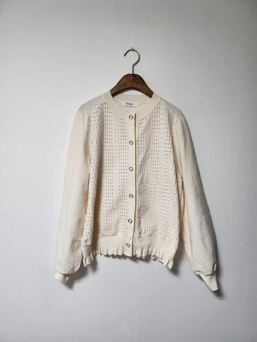オッズセカンド アイボリー エンブロイダリー カーディガン トップス