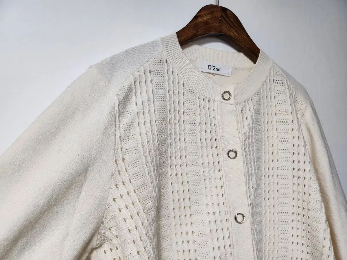オッズセカンド アイボリー エンブロイダリー カーディガン トップス