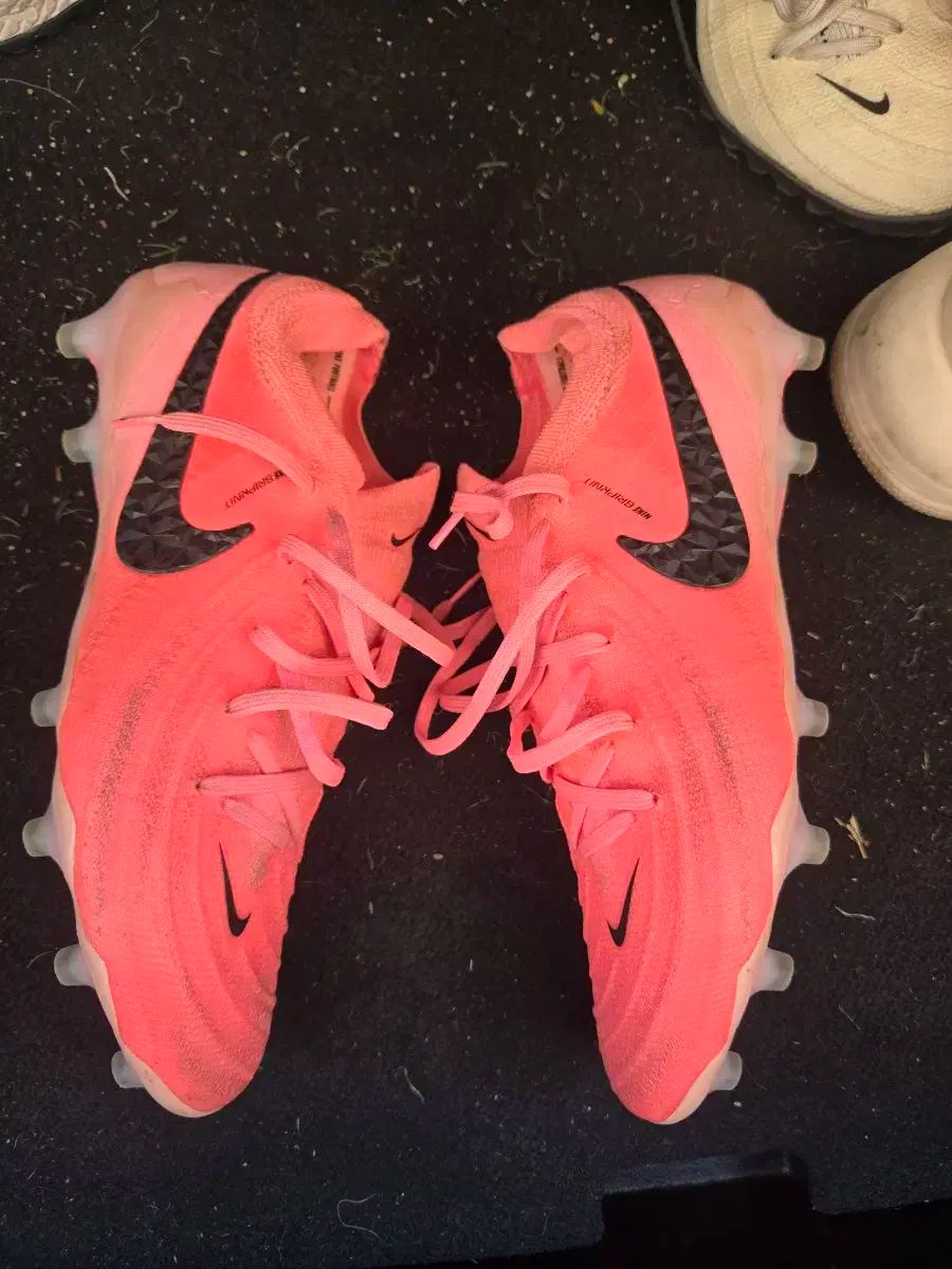  ナイキ ファントムGX 2 エリート AG 250 サッカーボール サッカー フットサル