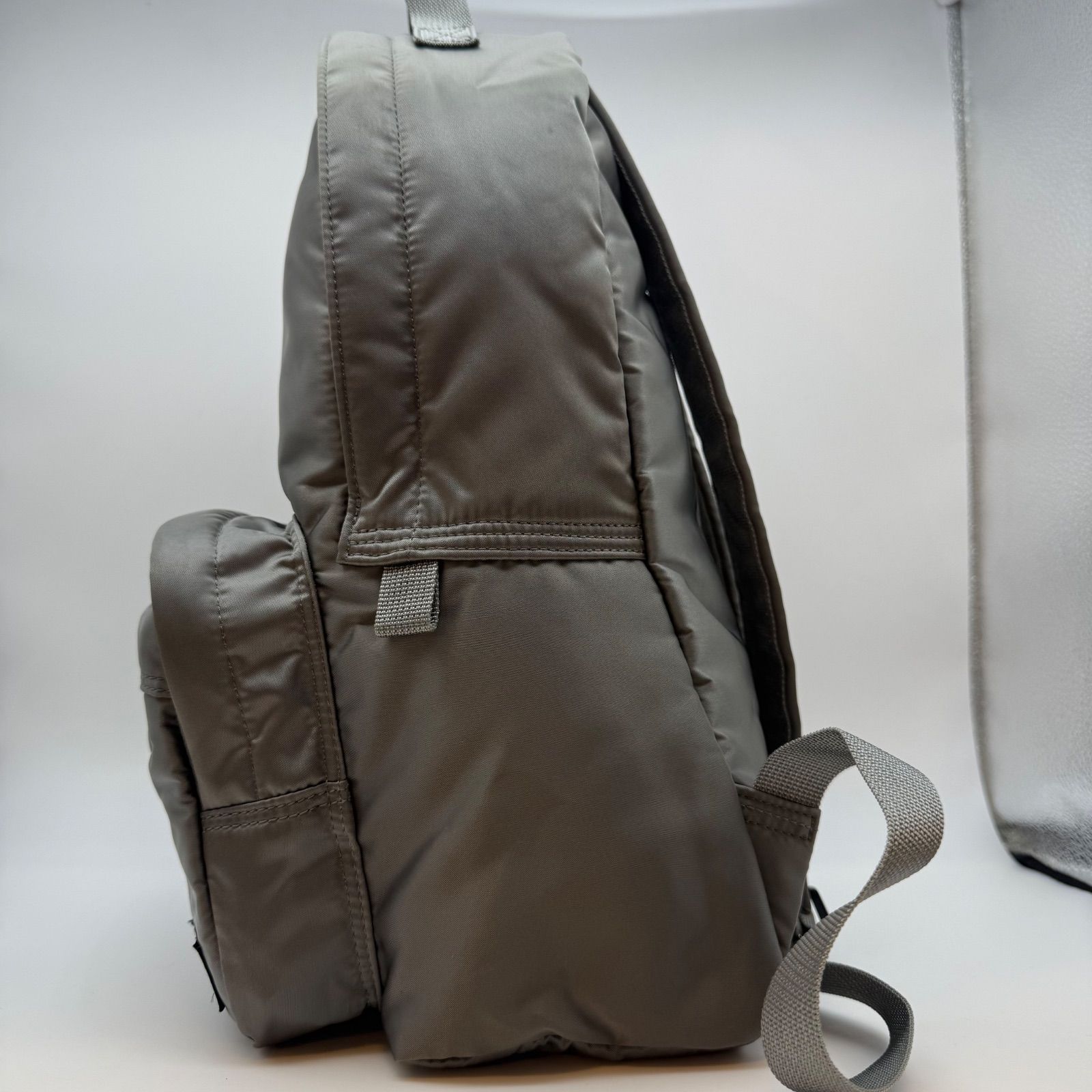 【M✨】ポーター タンカー リュック デイパック シルバーグレー A4収納 TANKER(タンカー) DAYPACK | 吉田カバンホームページ | YOSHIDA & Co.