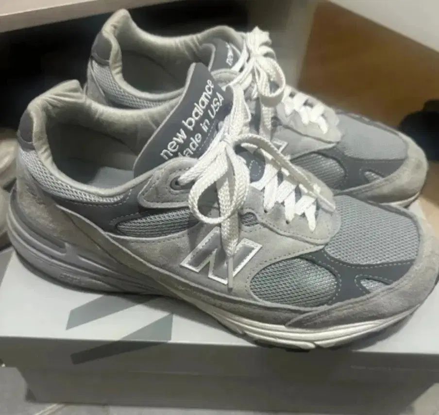 New Balance 993 グレー スニーカー 280