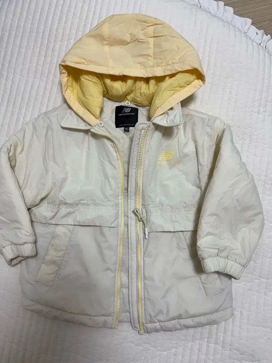 ニュー ンス アイボリー イエロー フード ダウン アウター