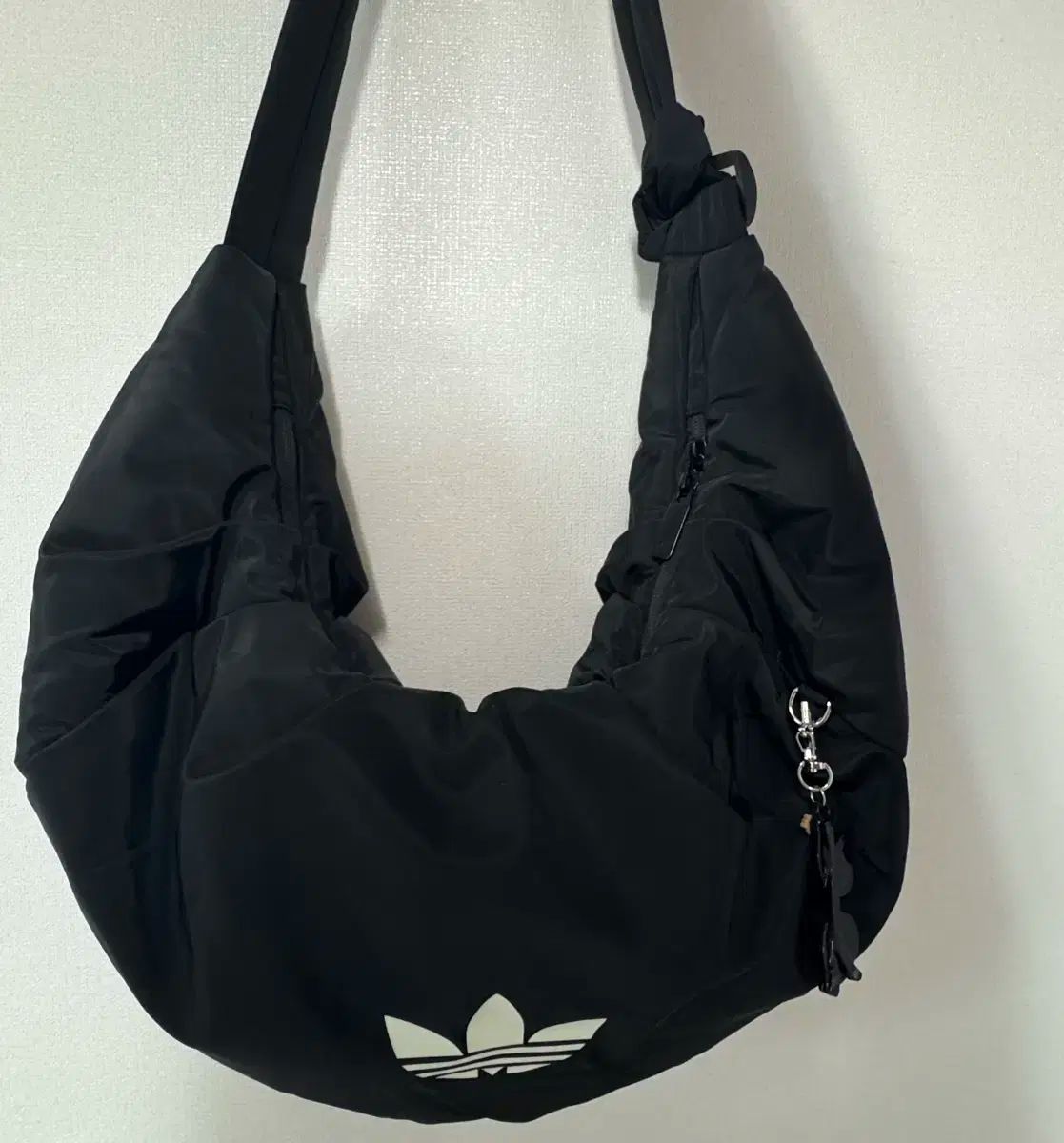 実物画像あり adidas アディダス クリンクル バージョン クラウド ショルダーバッグ スモール ブラック