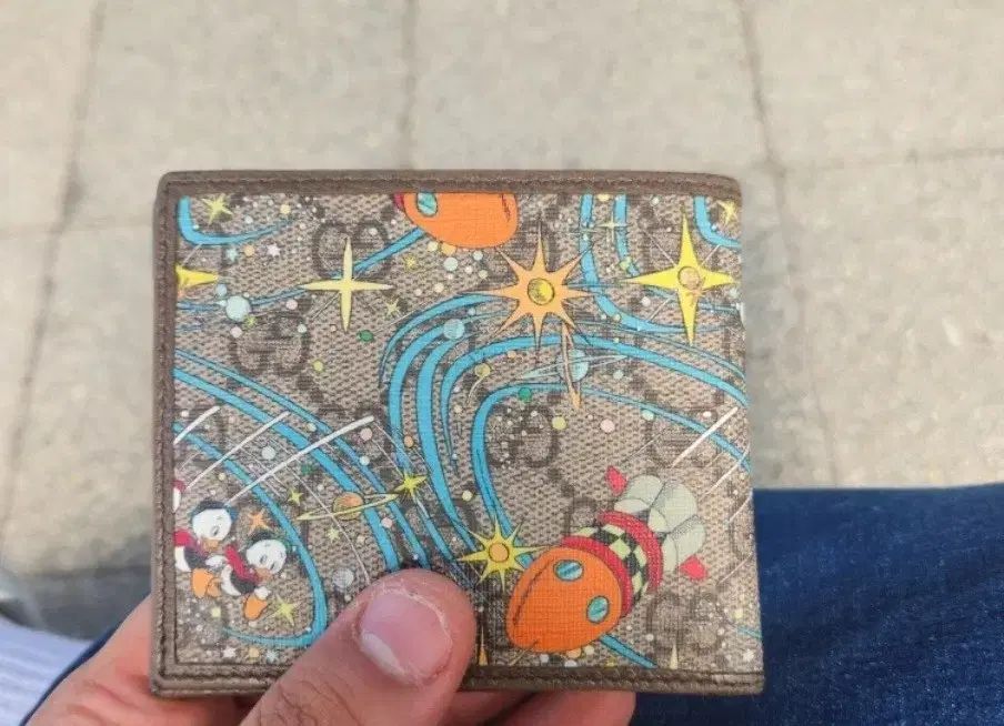 グッチXドナルド コラボ モデル 二つ折り財布