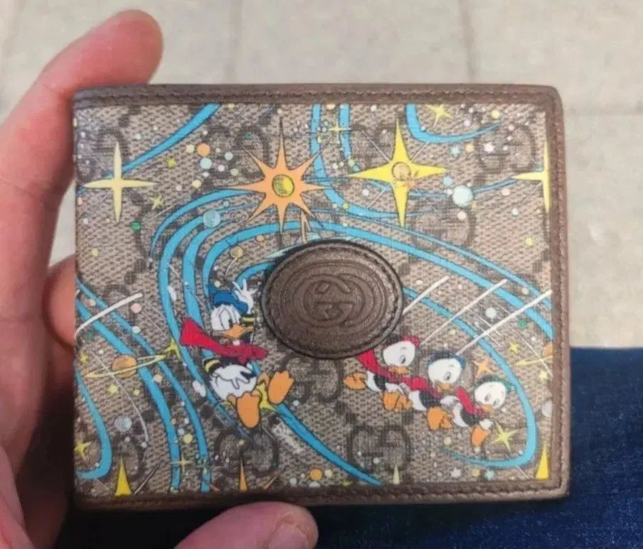 グッチXドナルド コラボ モデル 二つ折り財布