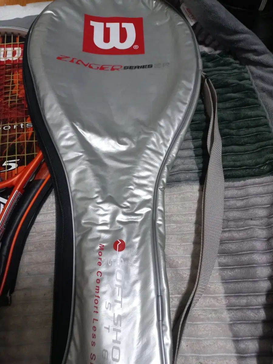 ウィルソン テニスラケット 2本 バッグ