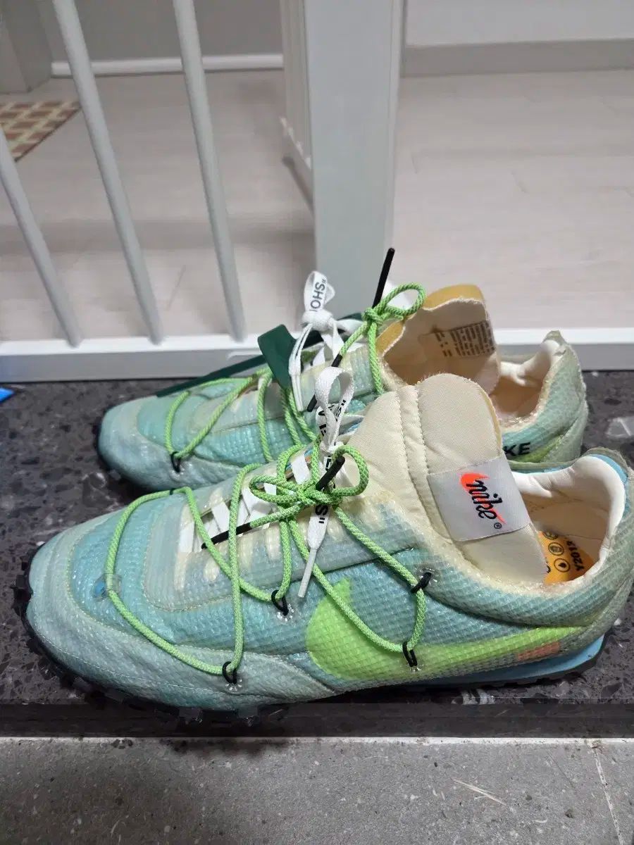 ナイキ オフホワイト Waffle Racer 305 290-295