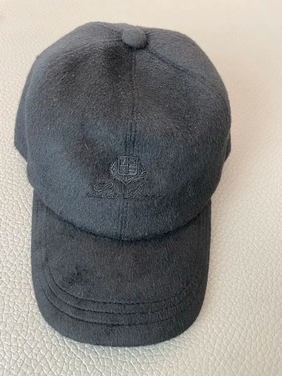 ロロ ピアーナ ブラック ボールキャップ XL