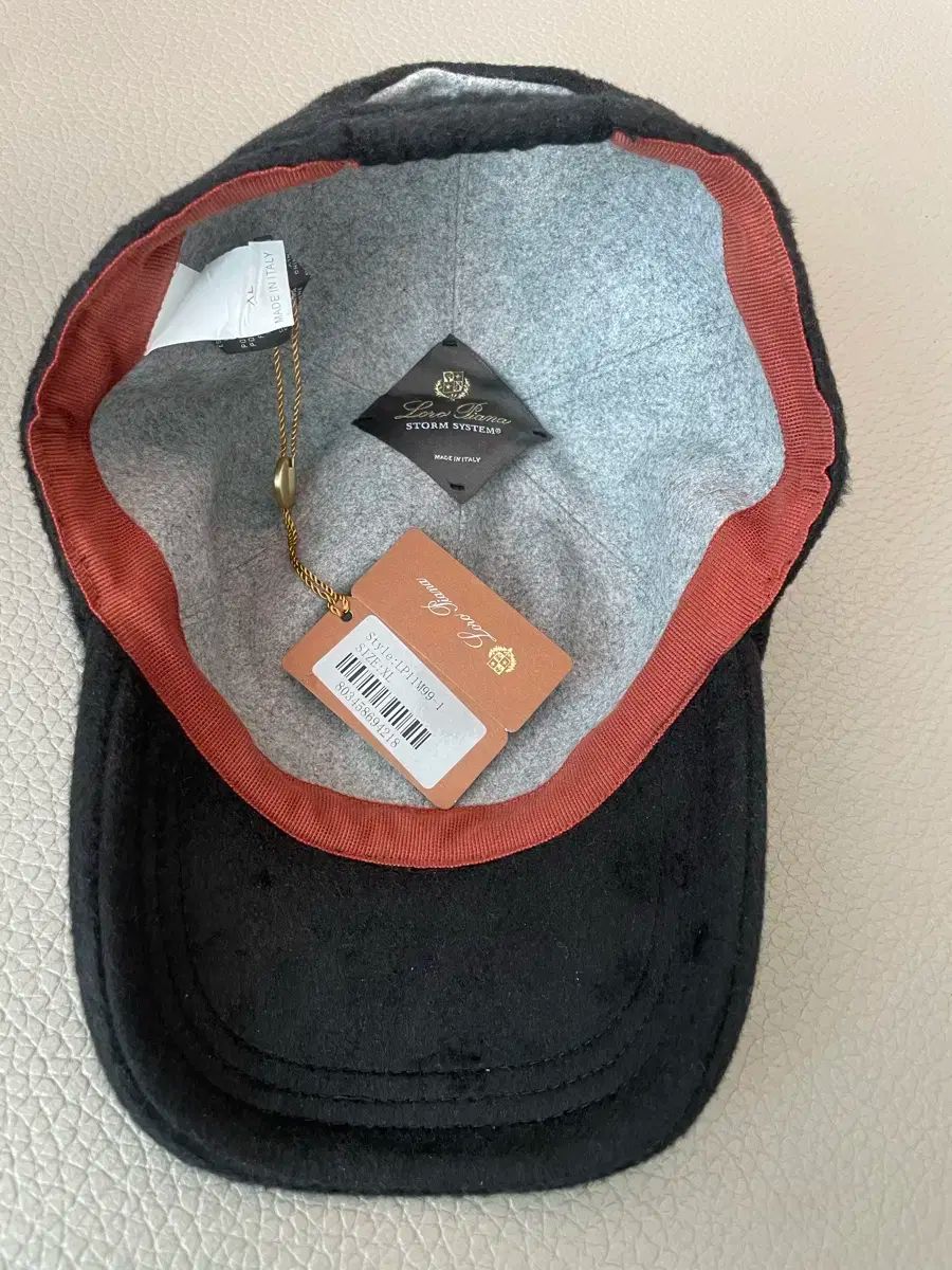 ロロ ピアーナ ブラック ボールキャップ XL