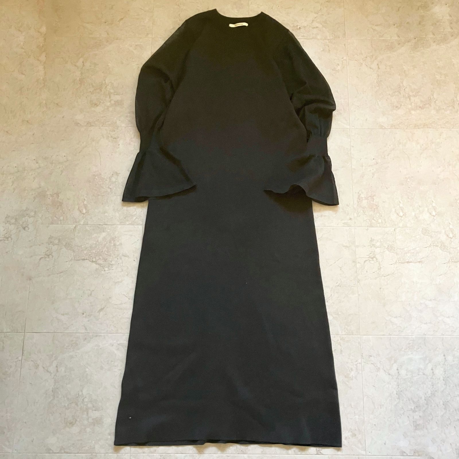 Curensology カレンソロジー ランタンスリーブ ニットワンピース ブラック S ロング丈 シアー袖 大人上品 体型カバー 秋冬 モード シンプル オケージョン きれいめ フ 袖 高見え ワンピース