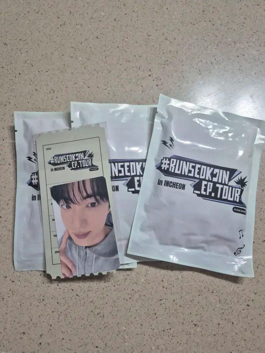 RUNジン アンコン1日目 ARMY ZONE トレカ カイロ3個 달RUNコンサート