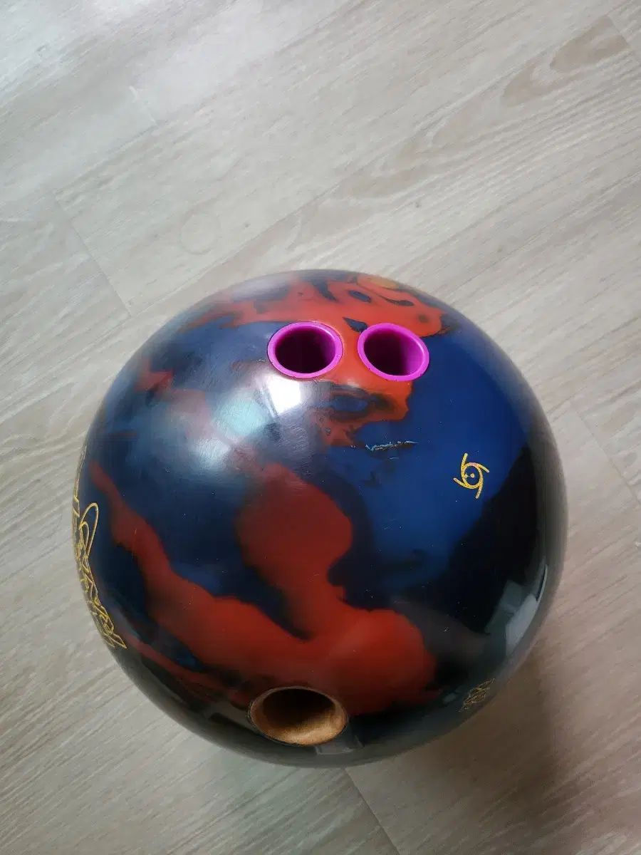 ボーリングボール